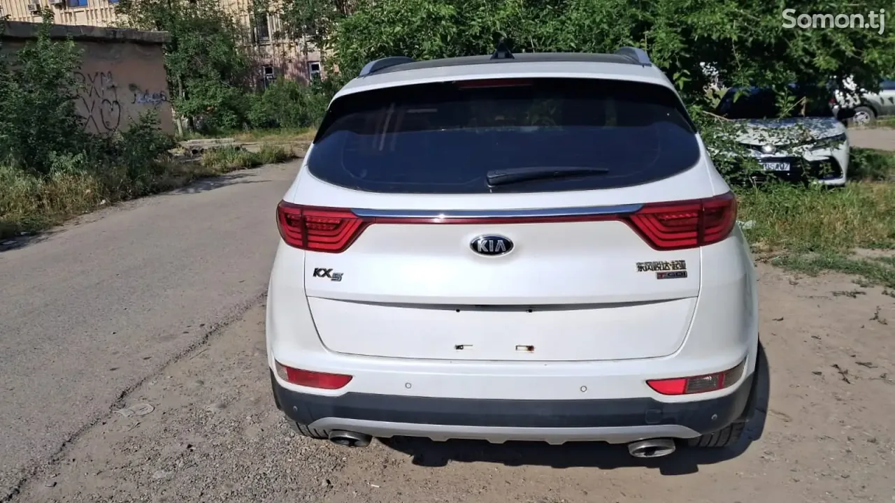 Kia K5 2016 · 1.6 AT