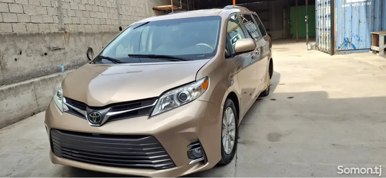Toyota Sienna 2014 · 3.5 AT