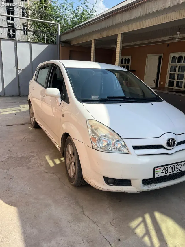 Toyota Verso 2007 · 2.2 MT