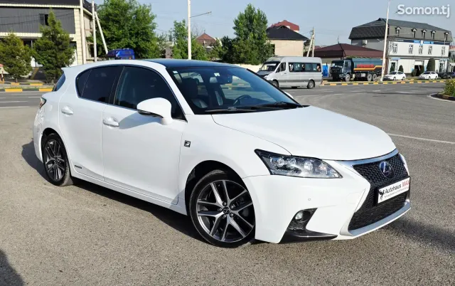 Lexus CT series 2014 · 2.0 CVT
