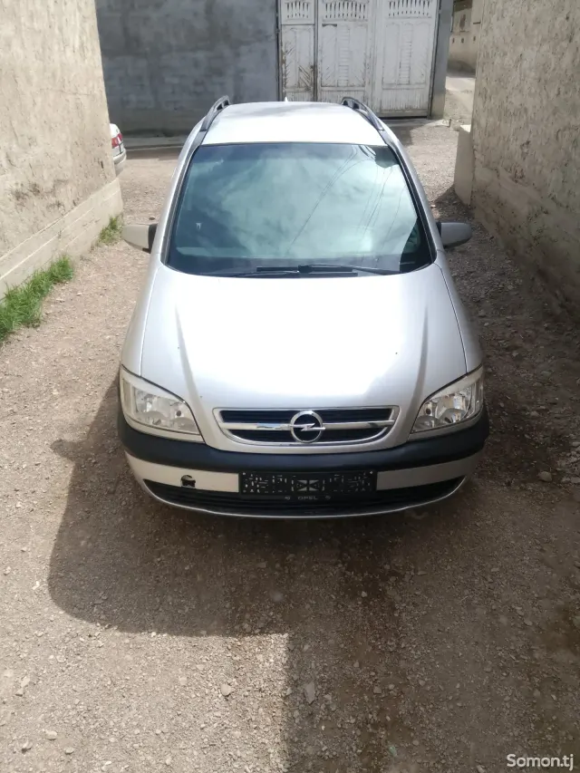 Opel Zafira 1999 · 1.6 MT
