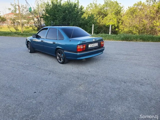 Opel Vectra A 1993 · 1.6 MT