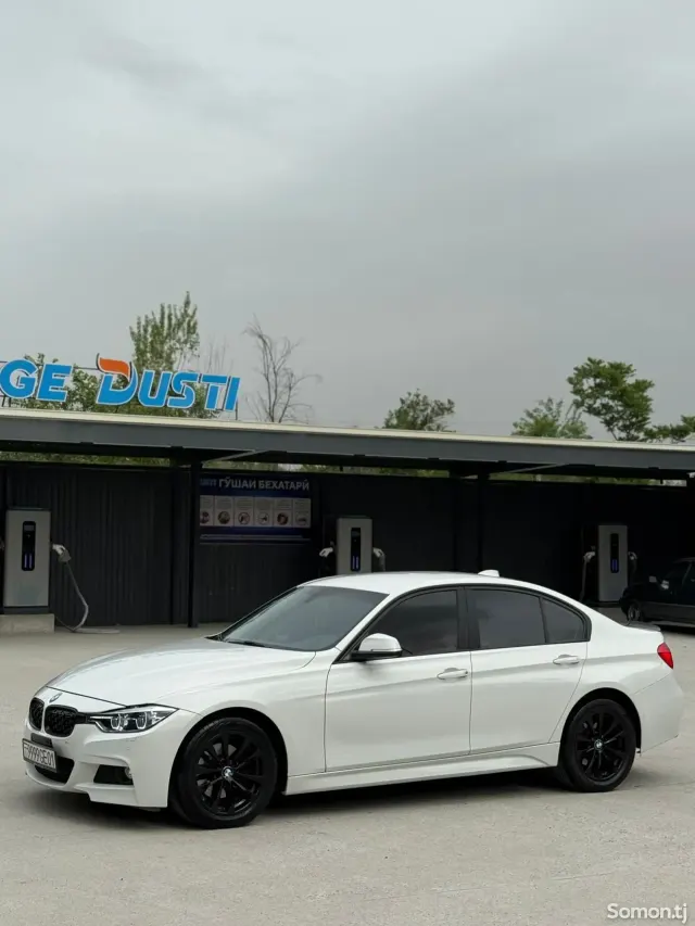 BMW 3 series 2018 · 2.0 AT