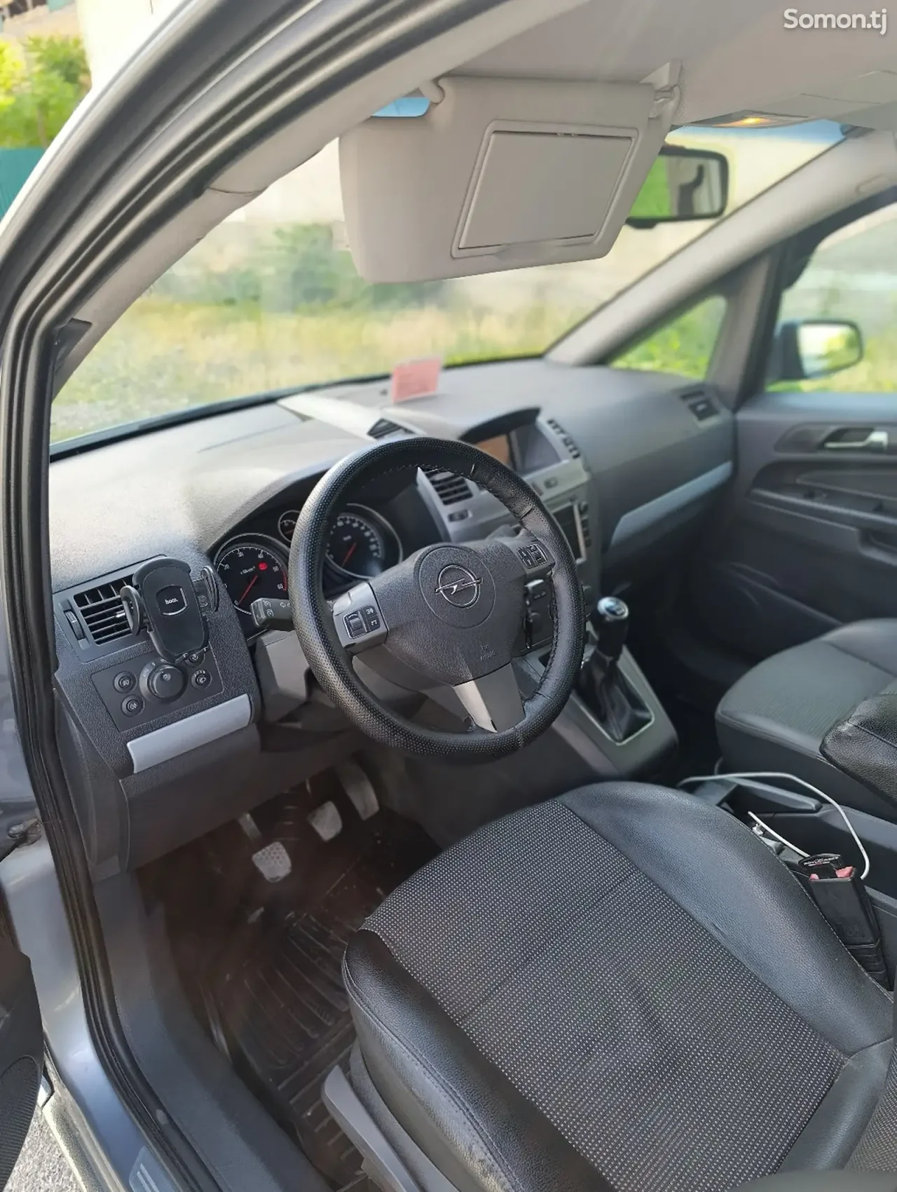 Opel Zafira 2006 · 1.9 MT