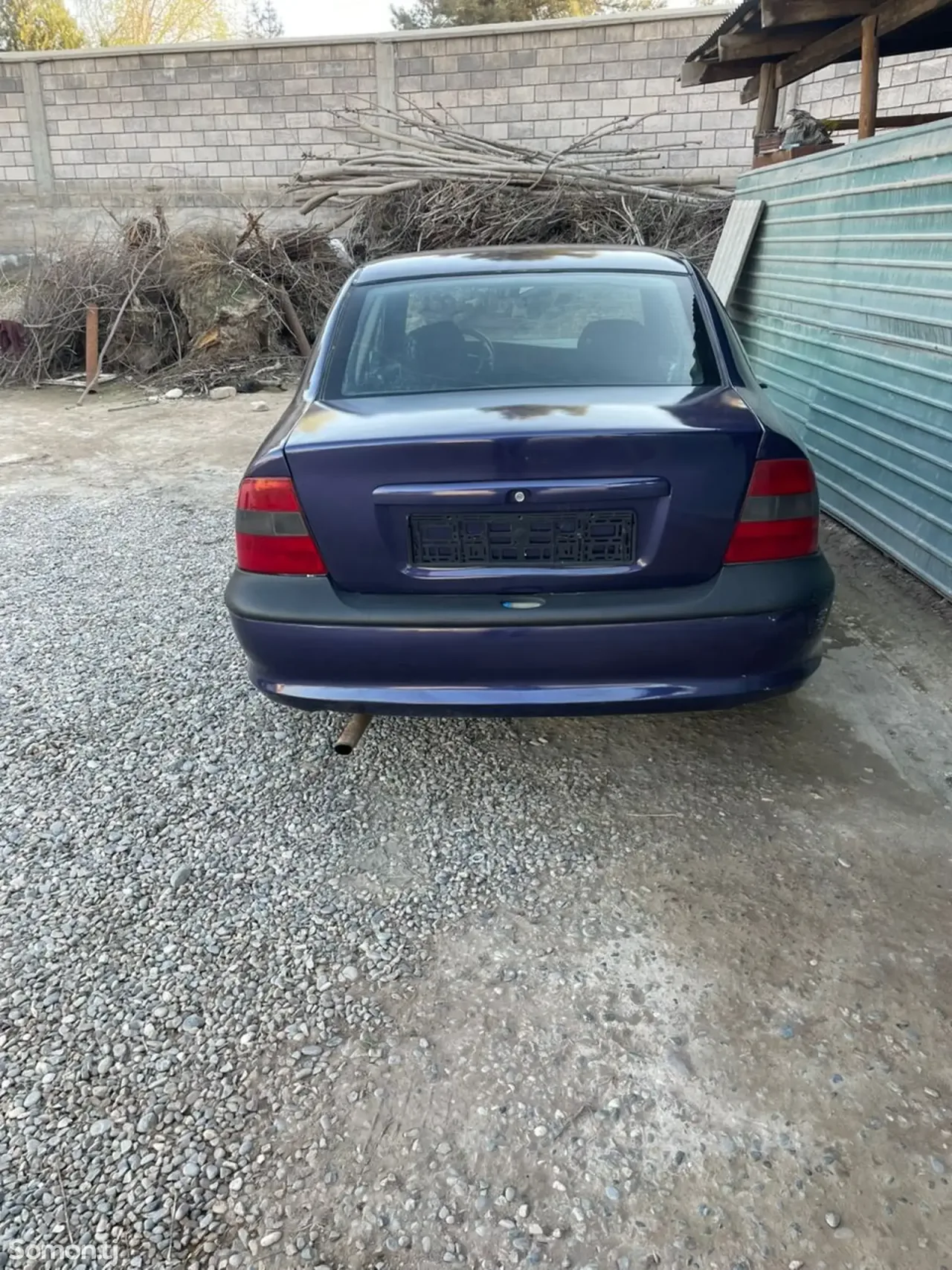Opel Vectra B 1996 · 1.6 MT