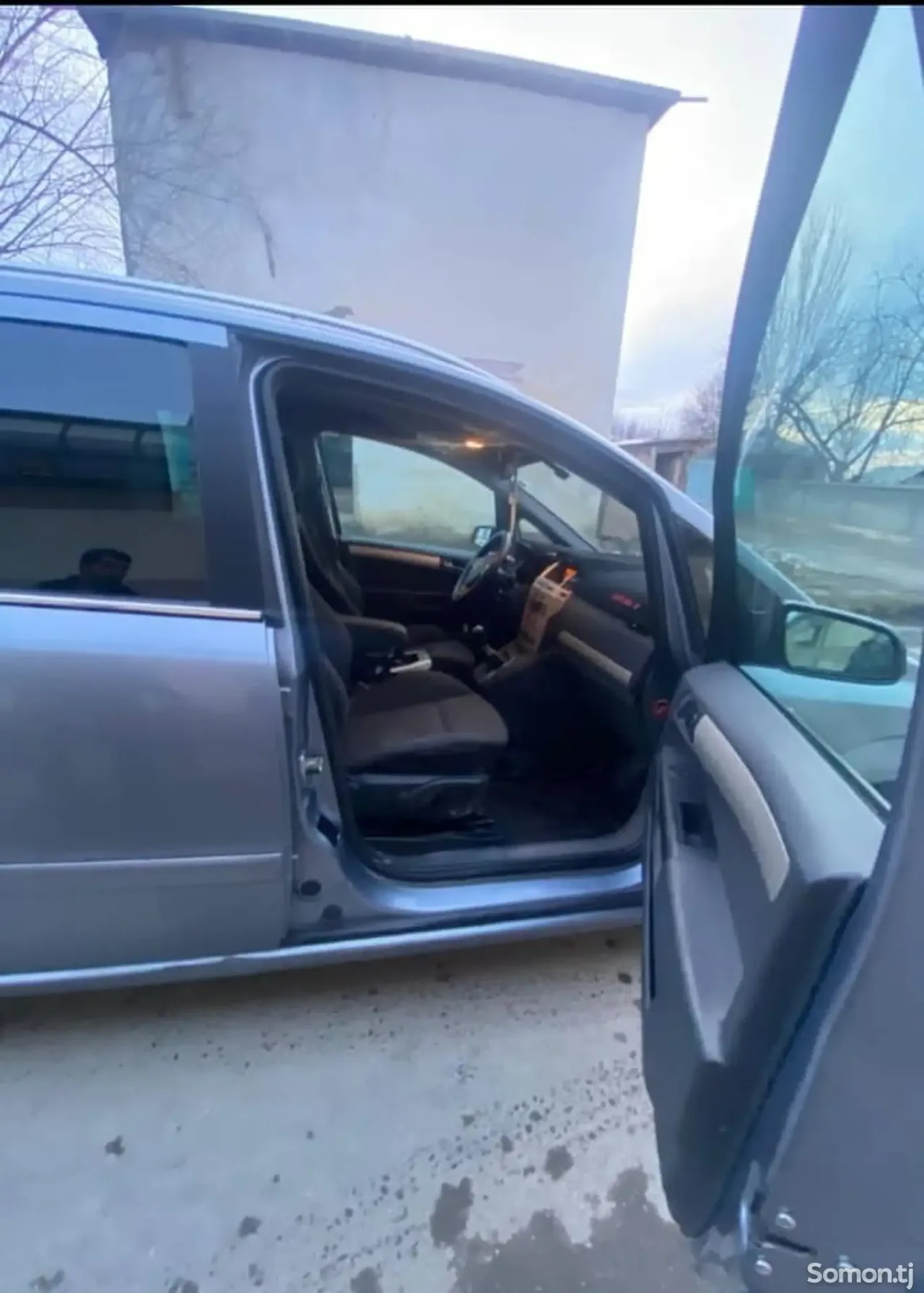 Opel Zafira 2009 · 1.6 MT