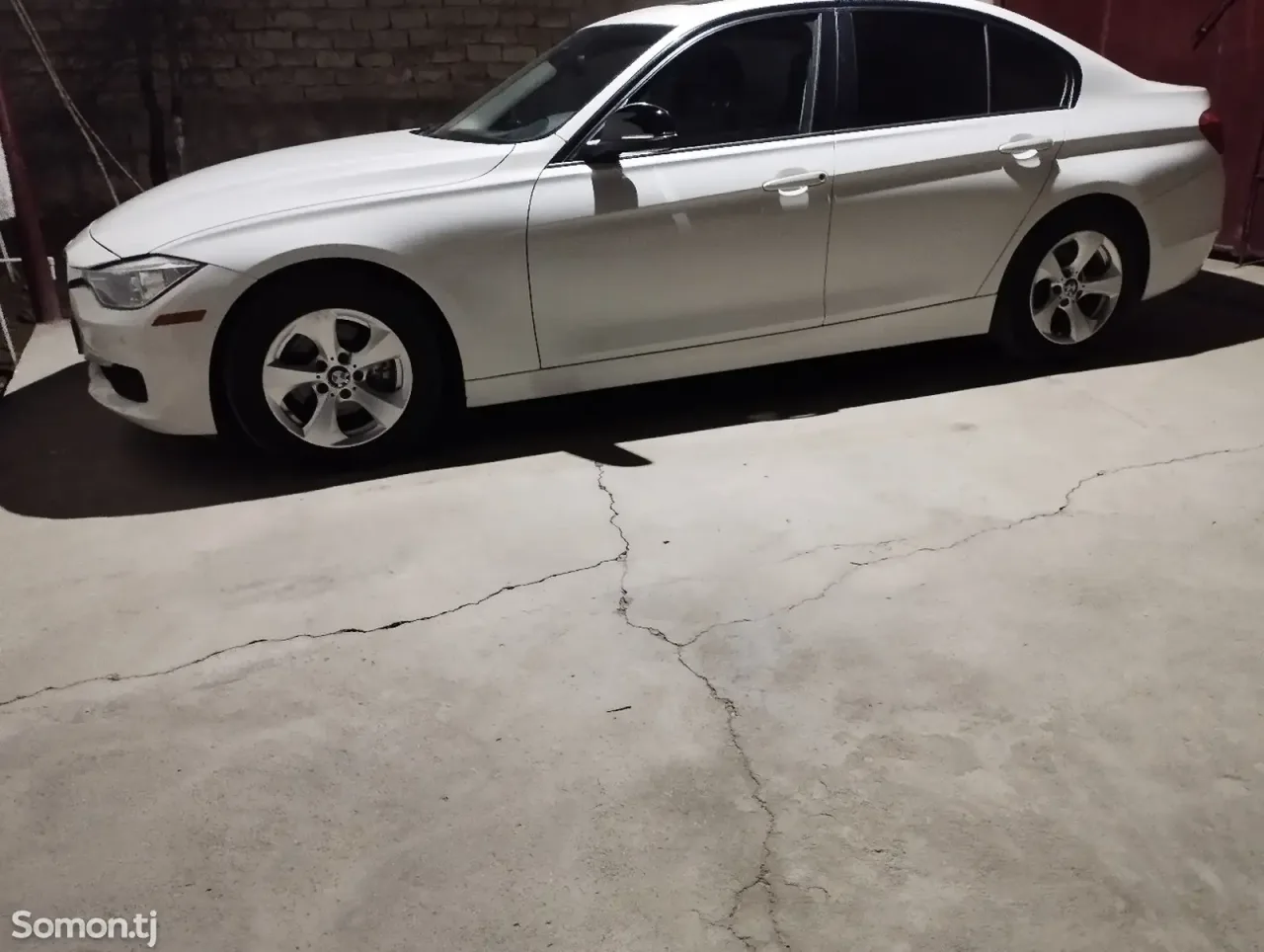 BMW 3 series 2016 · 2.0 AT