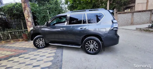 Toyota Land Cruiser Prado 2012 · 4.0 AT