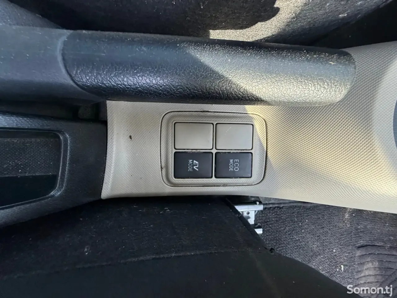 Toyota Aqua 2014 · 1.5 AT