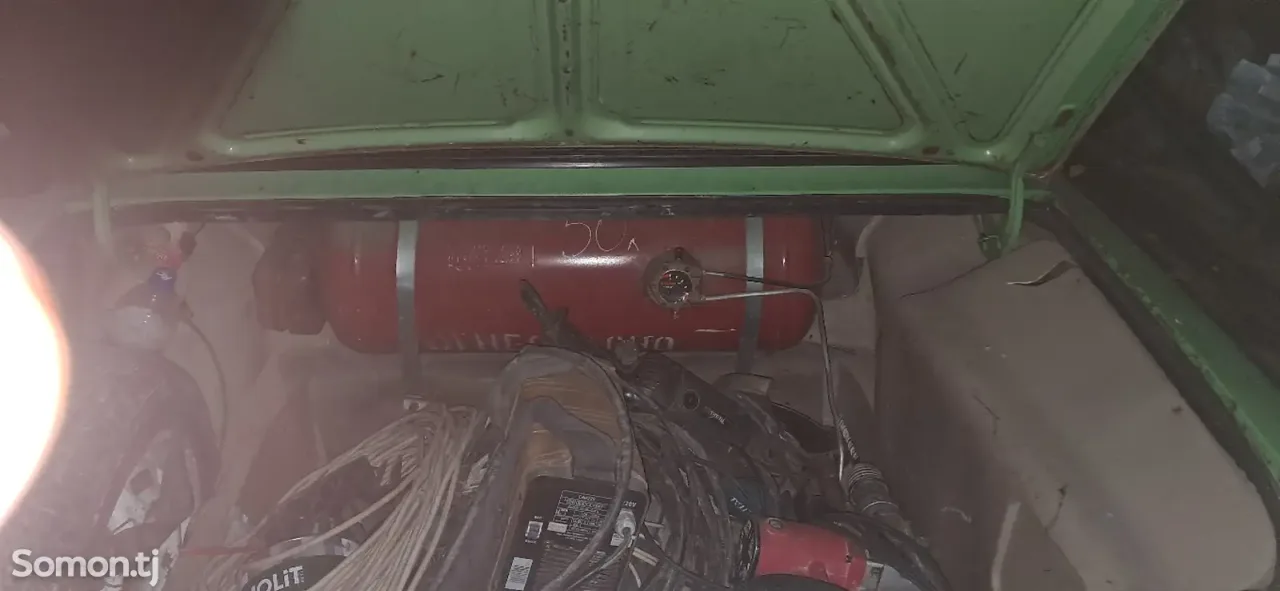 Lada (ВАЗ) 2106 1981 · 1.6 MT