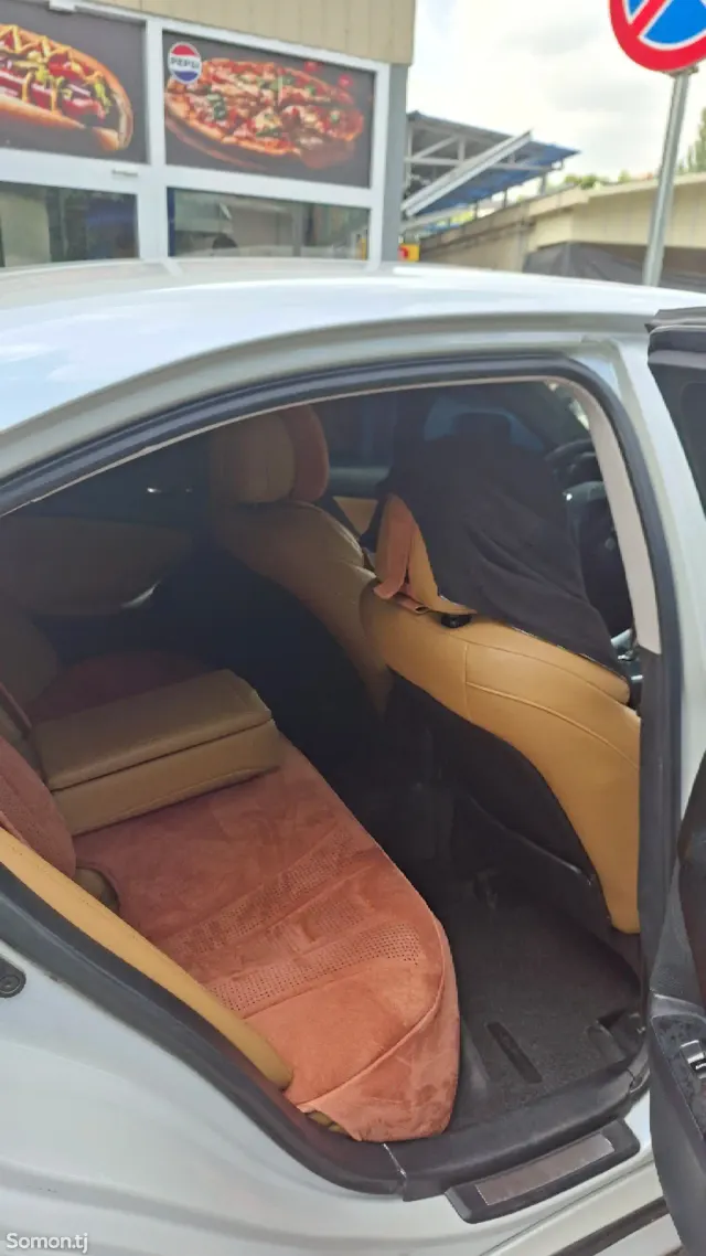 Lexus IS series 2006 · 2.5 AT