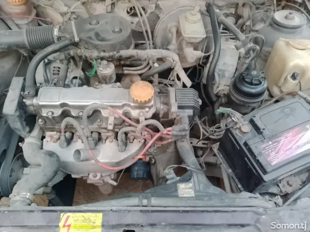 Opel Vectra A 1993 · 1.6 MT
