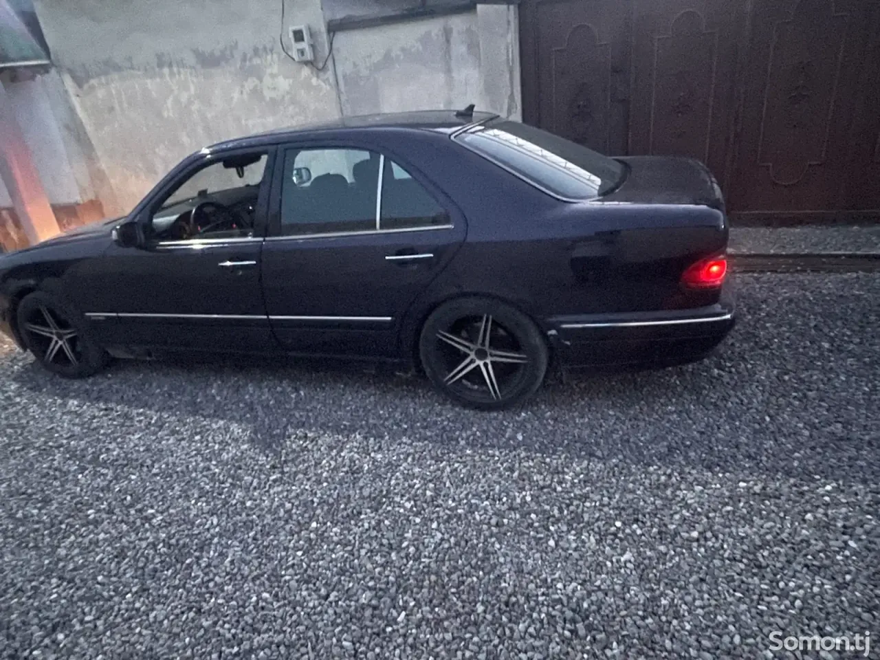 Mercedes-Benz E class 1998 · 2.3 MT