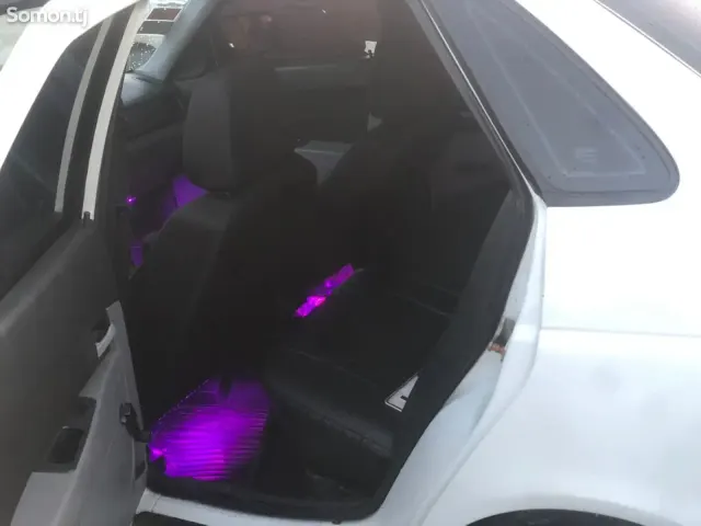 Lada (ВАЗ) Priora 2012 · 1.6 MT