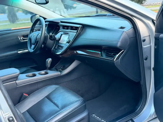Toyota Avalon 2015 · 2.5 AT