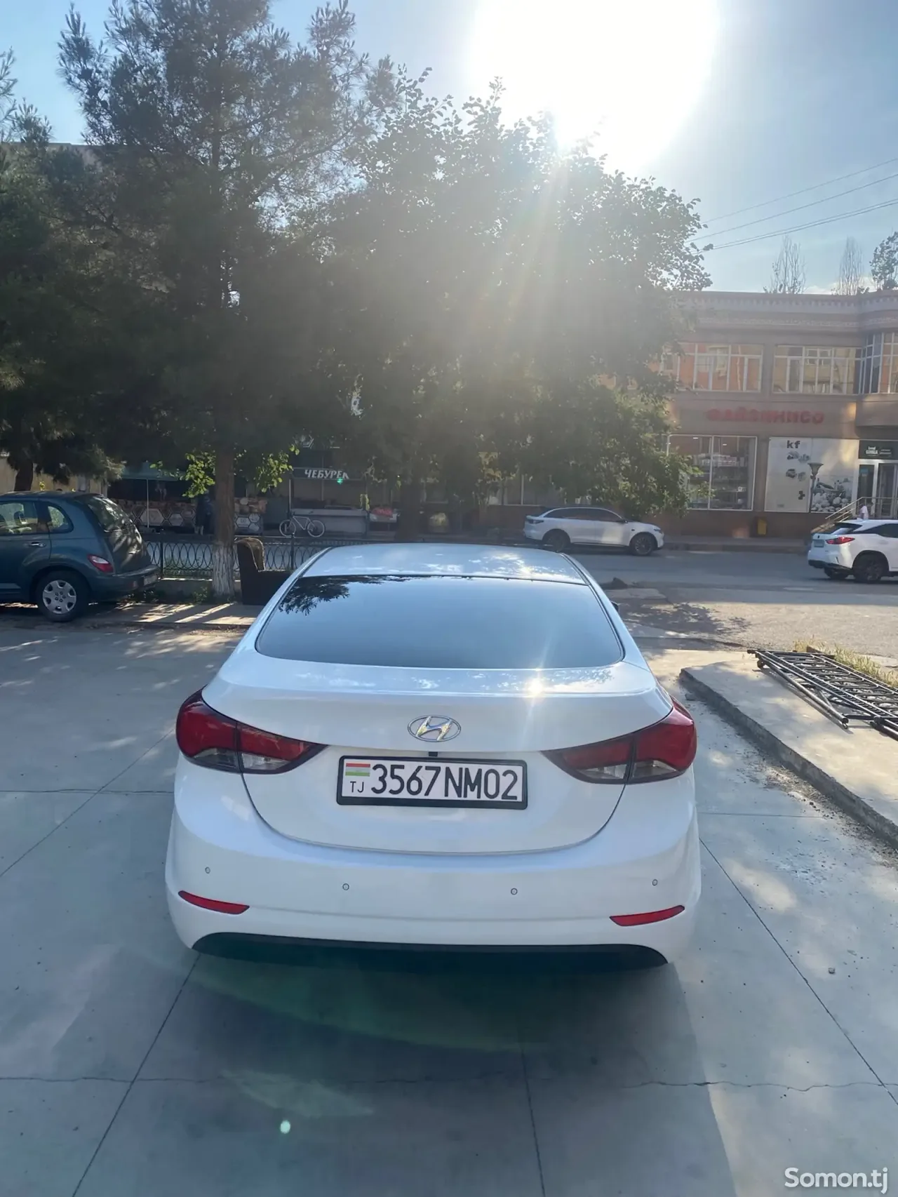 Hyundai Avante 2015 · 1.6 AT