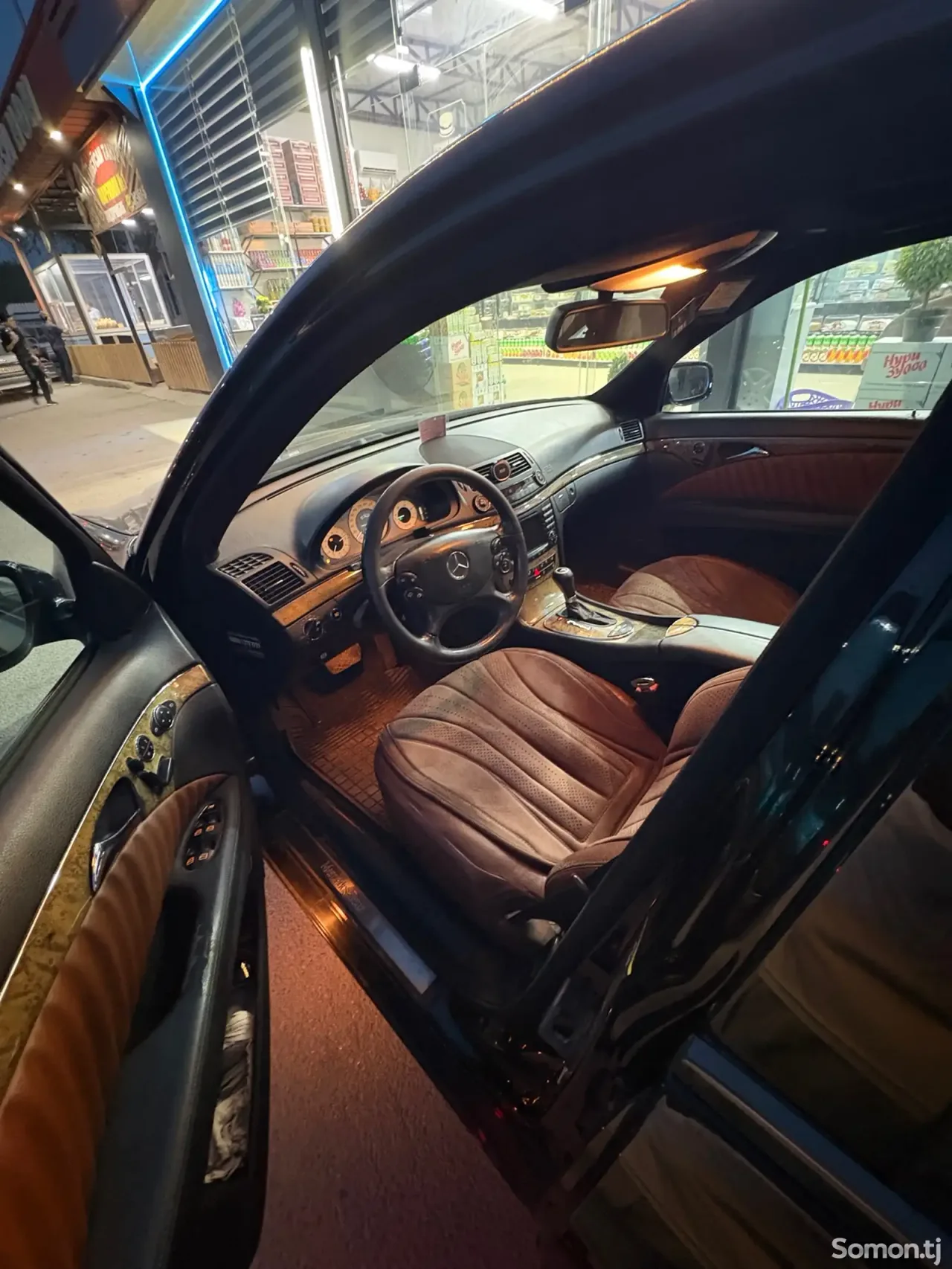 Mercedes-Benz E class 2008 · 4.2 AT
