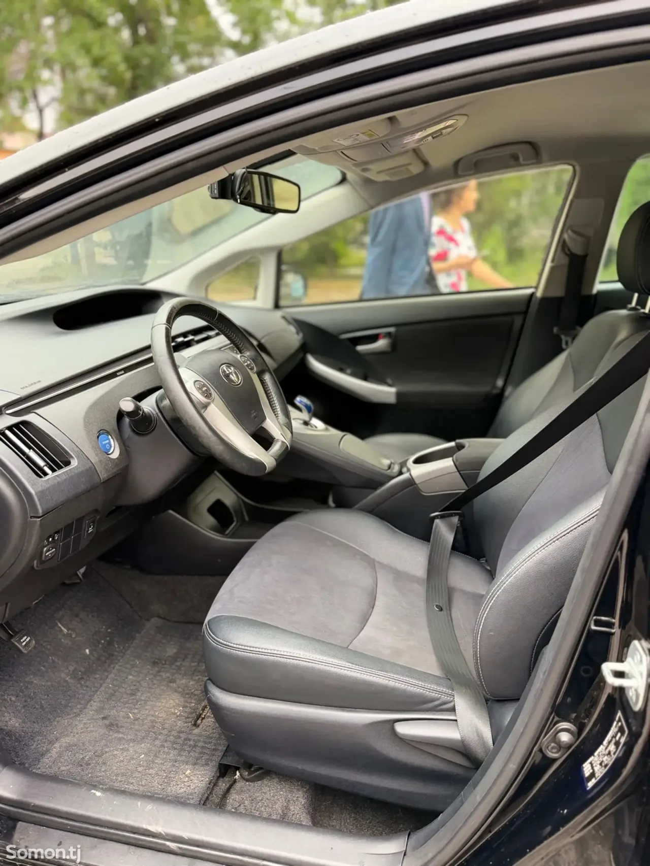 Toyota Prius 2014 · 1.8 AT