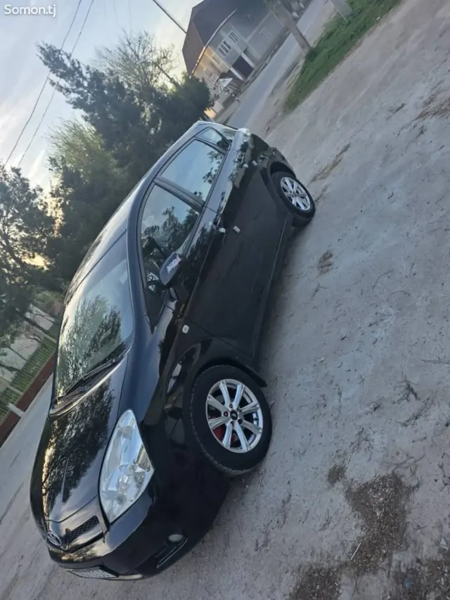 Toyota Corolla Verso 2006 · 1.8 MT