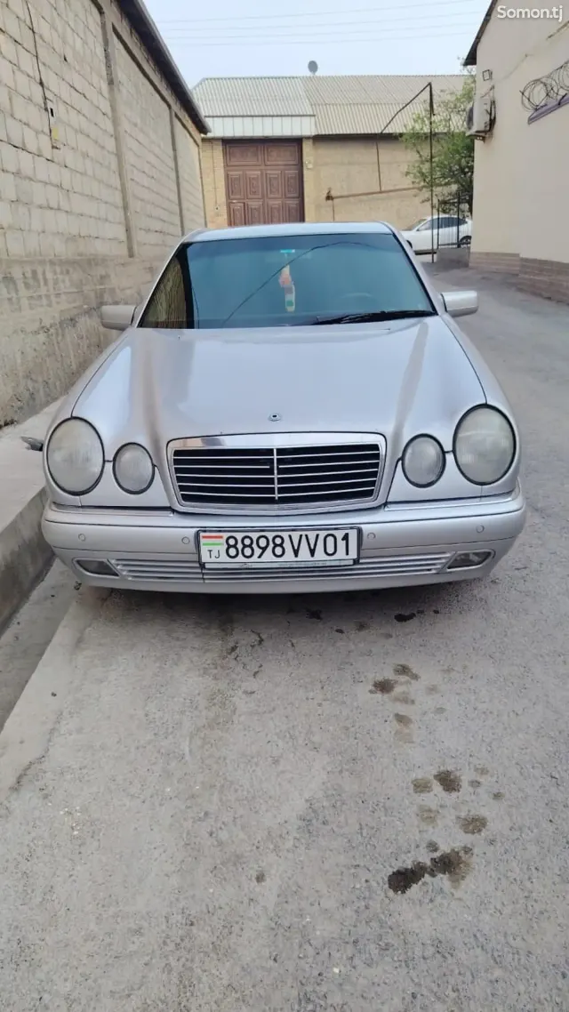 Mercedes-Benz E class 1997 · 2.3 MT