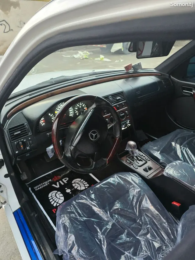 Mercedes-Benz C class 1998 · 2.4 AT