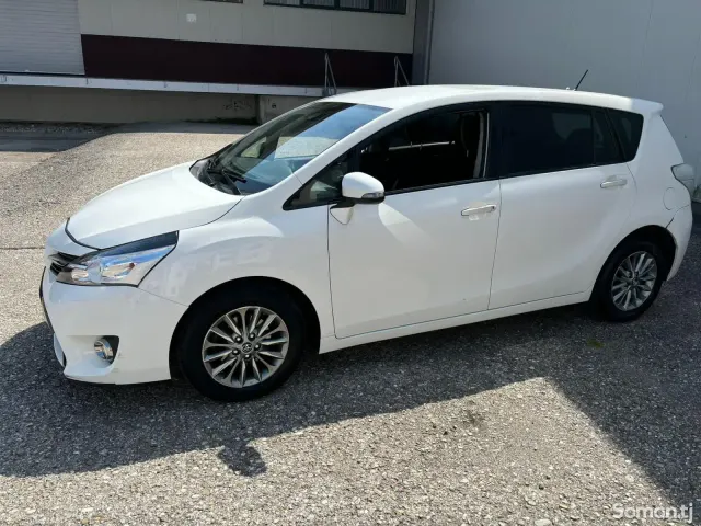 Toyota Verso 2016 · 1.6 MT