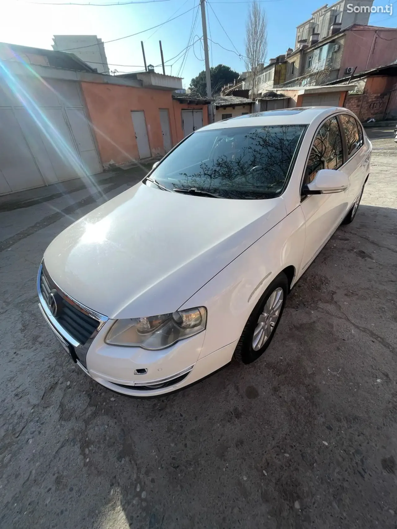 Volkswagen Passat 2009 · 2.0 AT