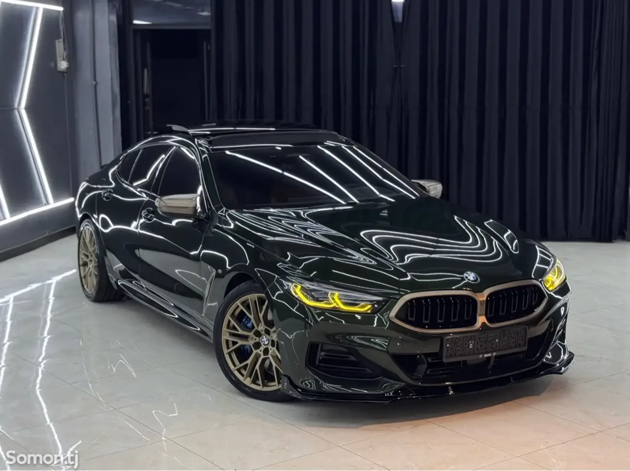 BMW M8 2023 · 4.4 AT