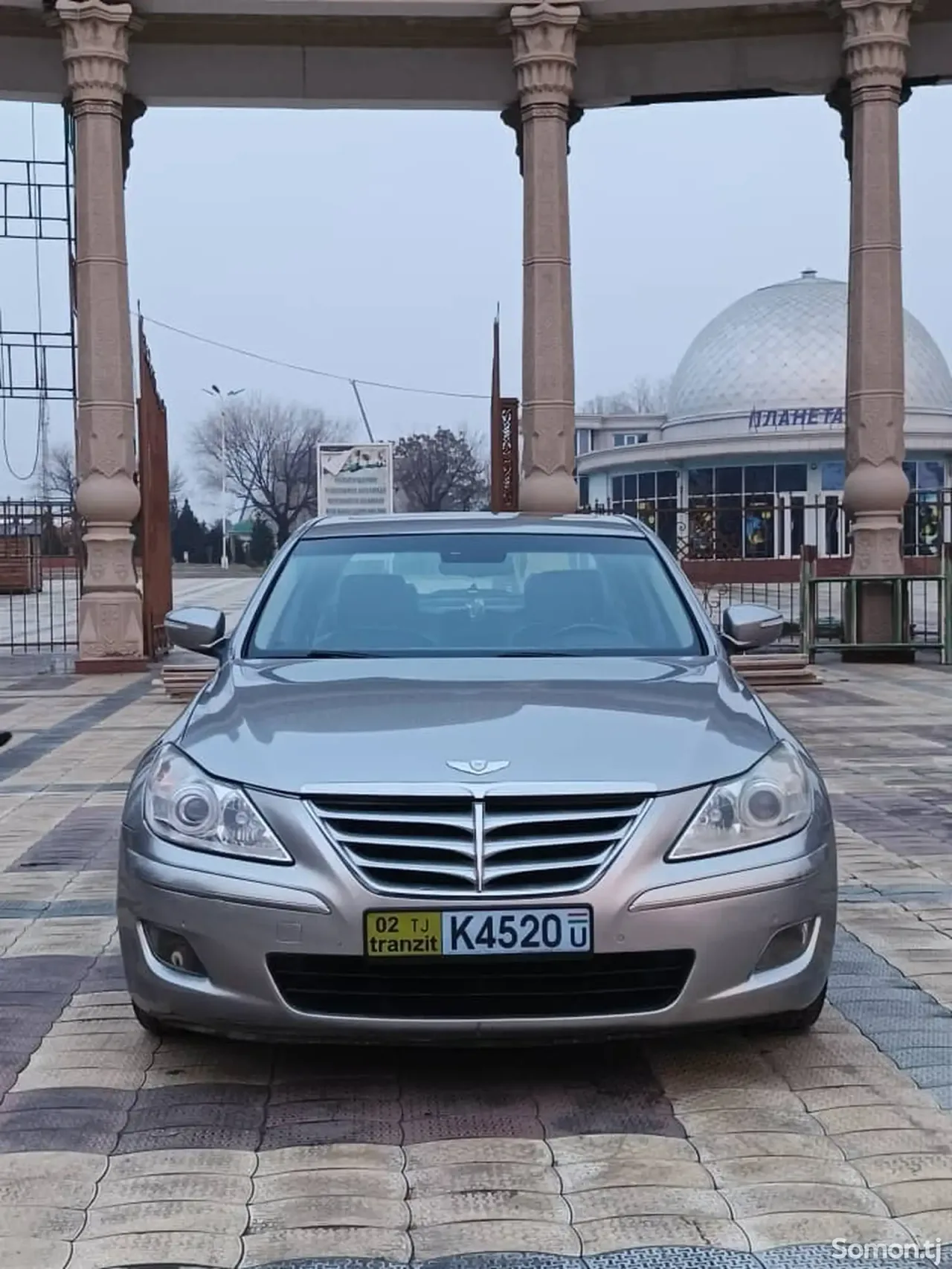 Hyundai Genesis 2010 · 3.0 AT