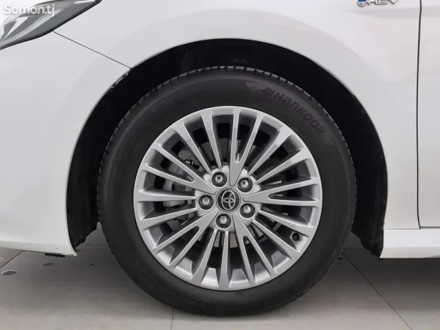 Toyota Camry 2025 · 2.0 AT