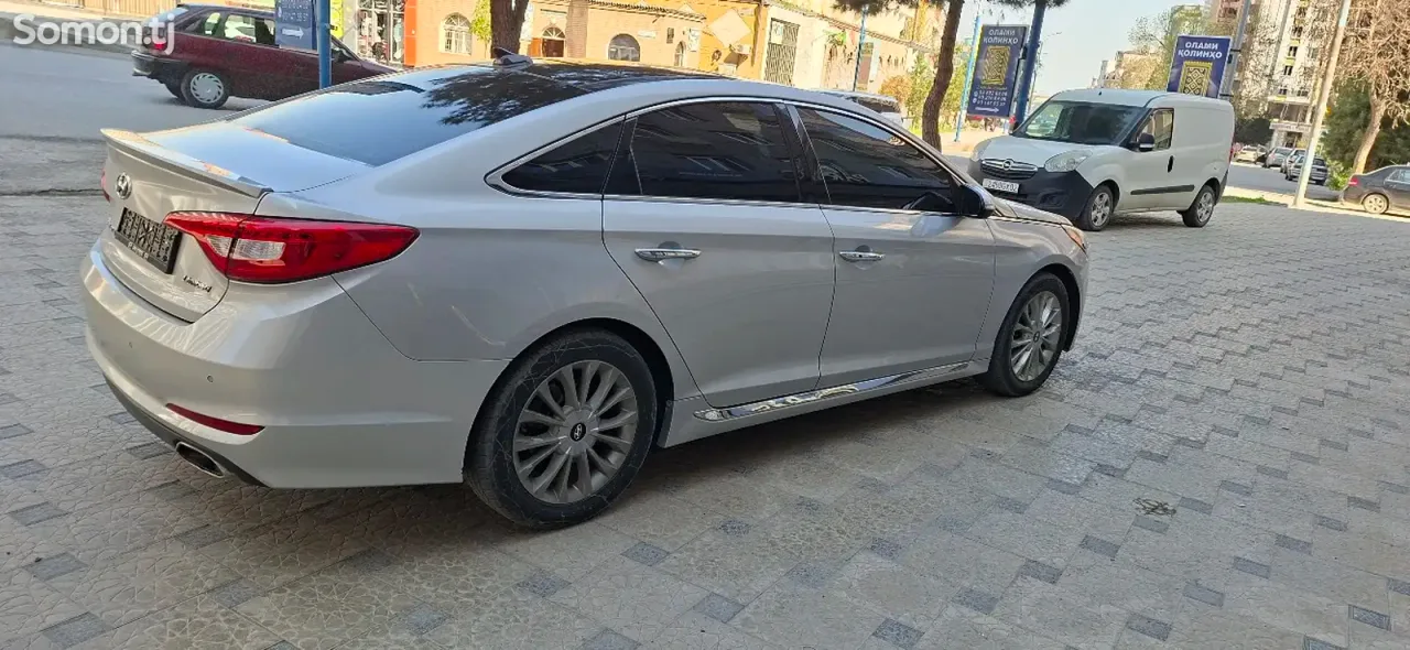Hyundai Sonata 2015 · 2.4 AT