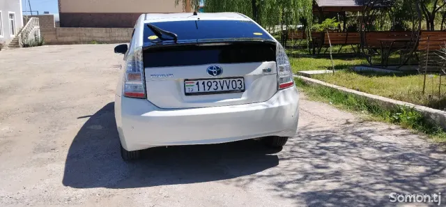 Toyota Prius 2010 · 1.8 AT