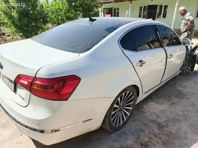 Kia K7 2012 · 2.4 AT