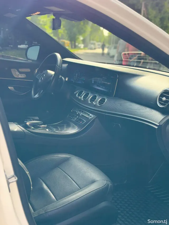 Mercedes-Benz E class 2018 · 3.0 AT