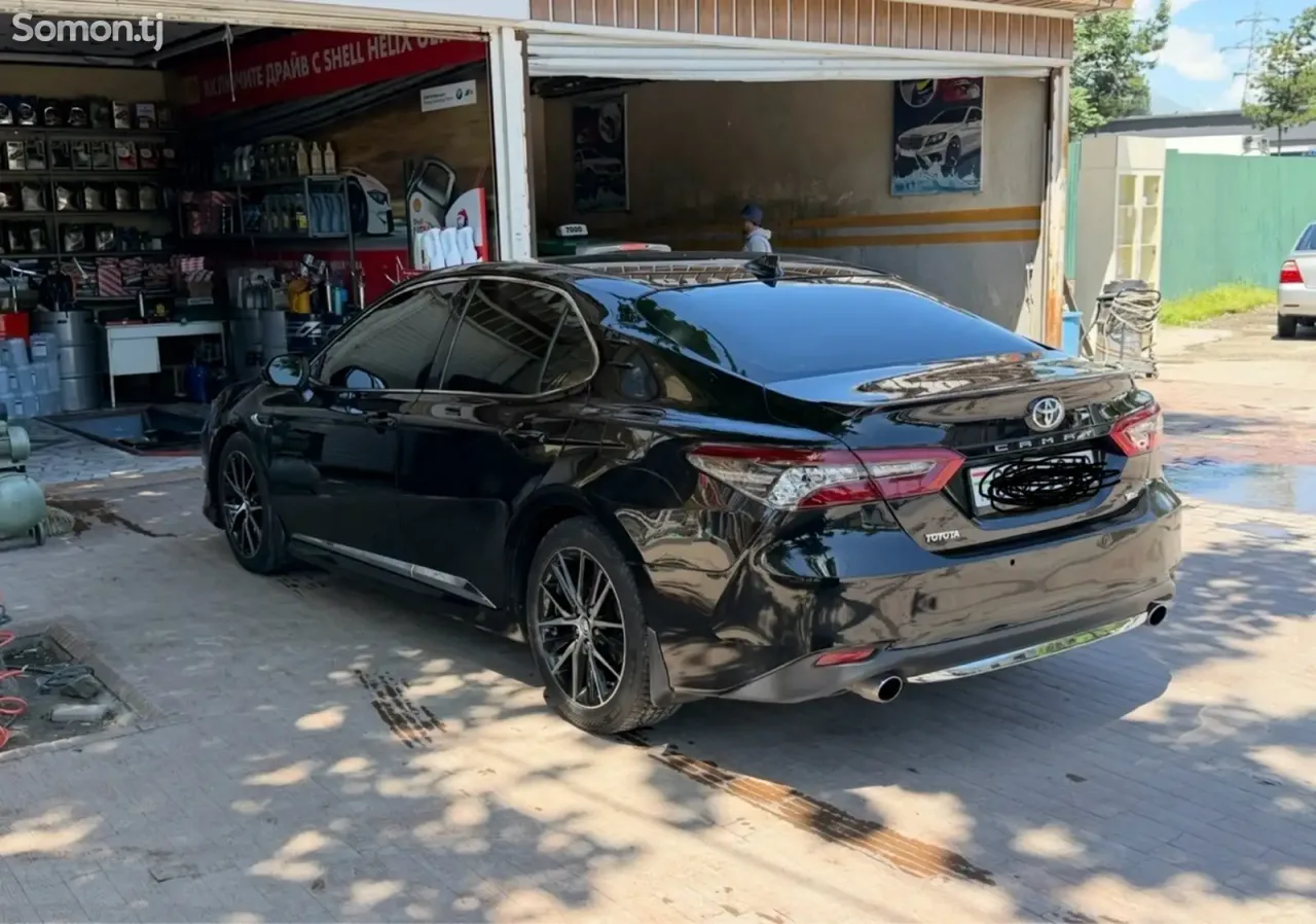 Toyota Camry 2018 · 3.5 AT