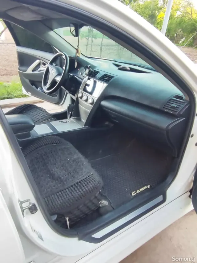 Toyota Camry 2010 · 2.5 AT