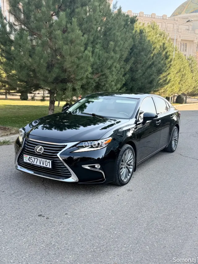 Lexus ES series 2017 · 2.5 AT