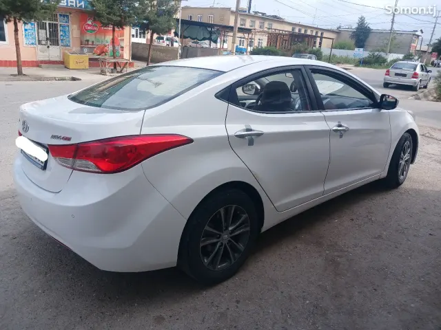 Hyundai Avante 2011 · 1.6 AT