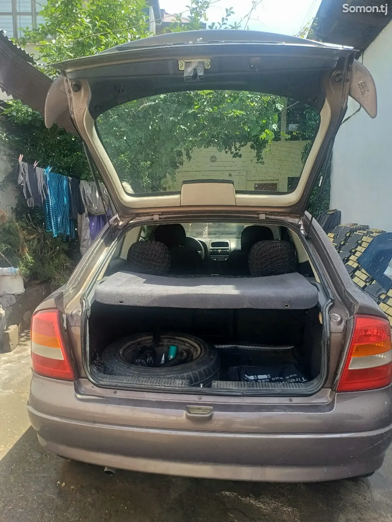 Opel Astra G 1998 · 1.6 MT