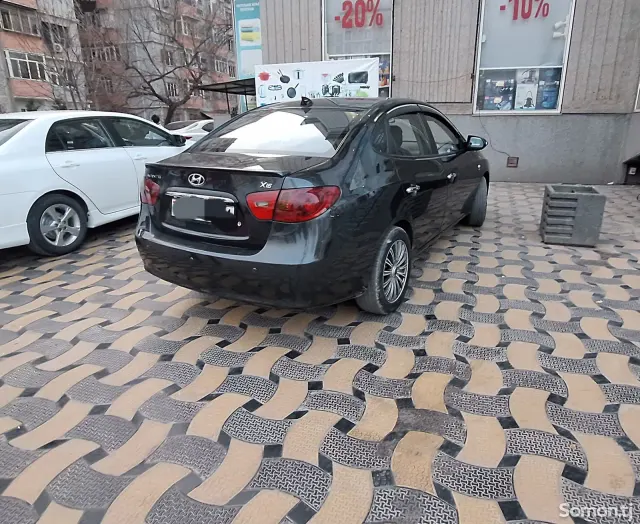 Hyundai Avante 2009 · 1.6 AT