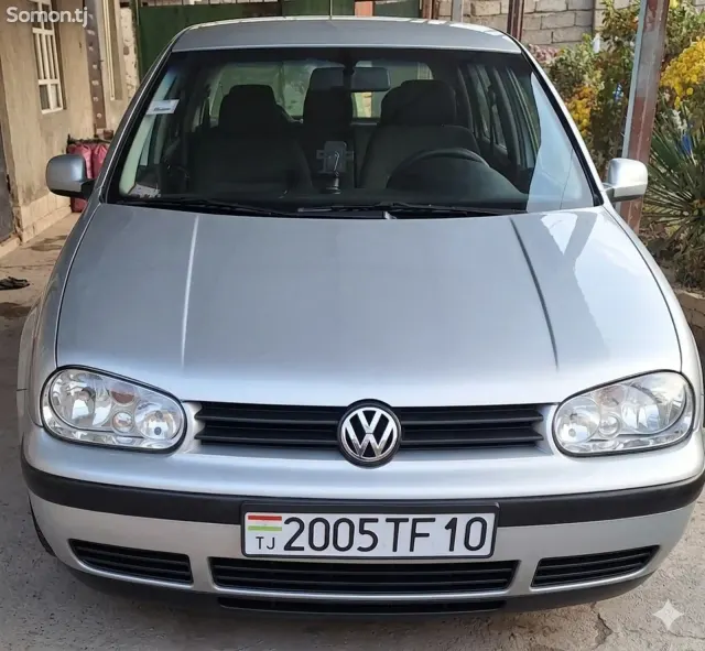 Volkswagen Golf 2000 · 1.8 AT