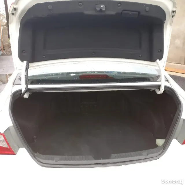 Hyundai Sonata 2010 · 2.0 AT