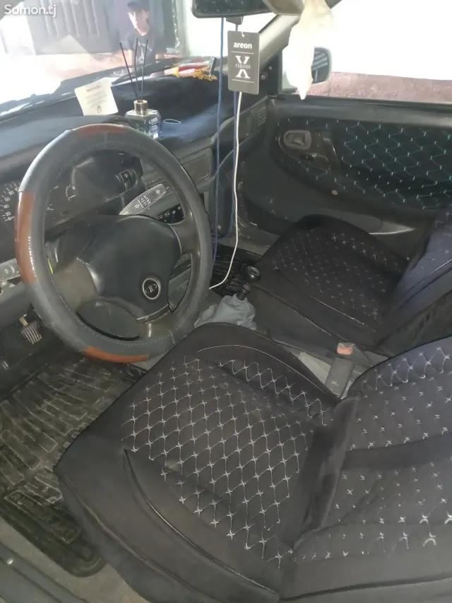 Daewoo Nexia 1996 · 1.6 MT