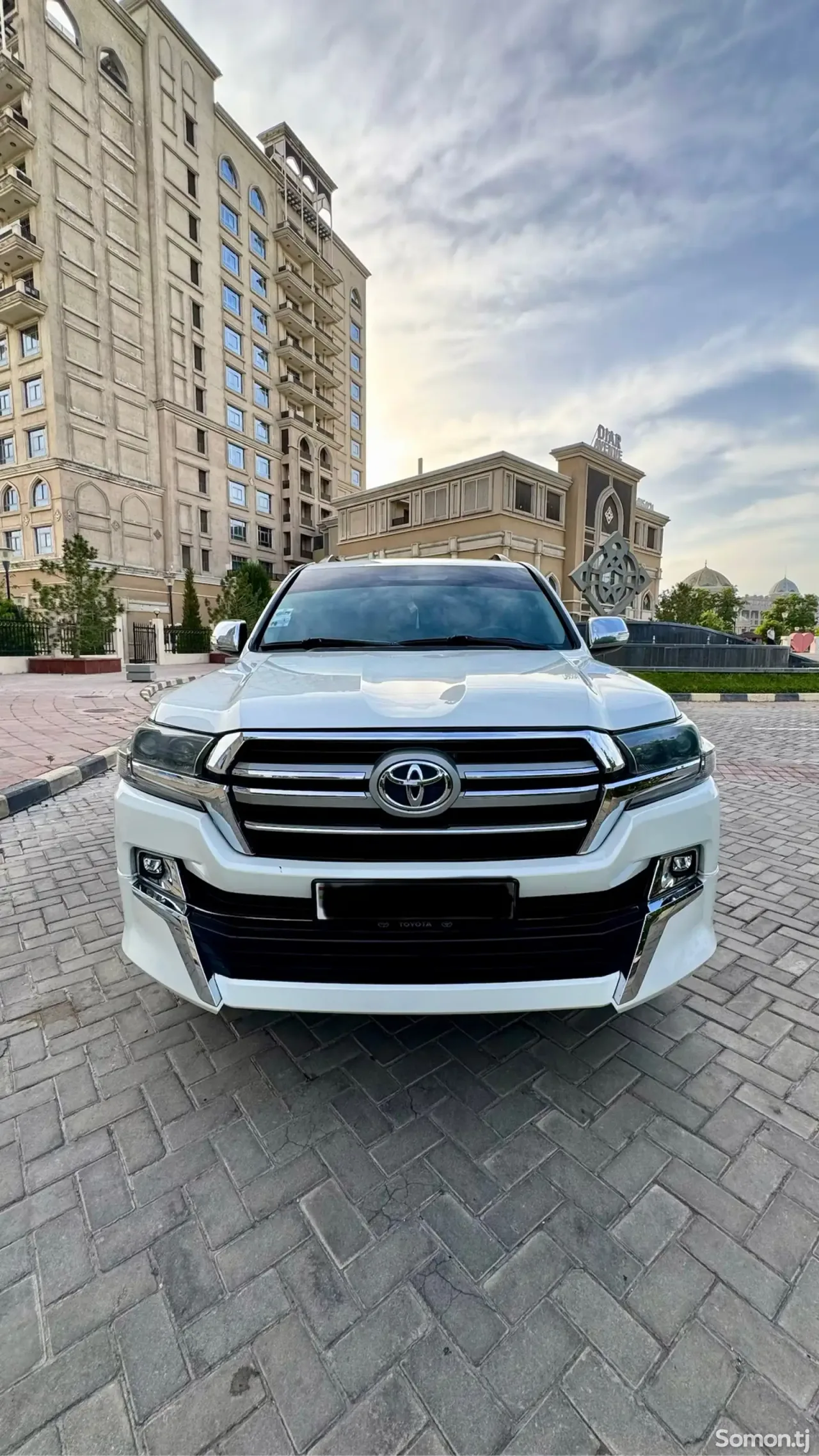 Toyota Land Cruiser 2014 · 4.6 AT