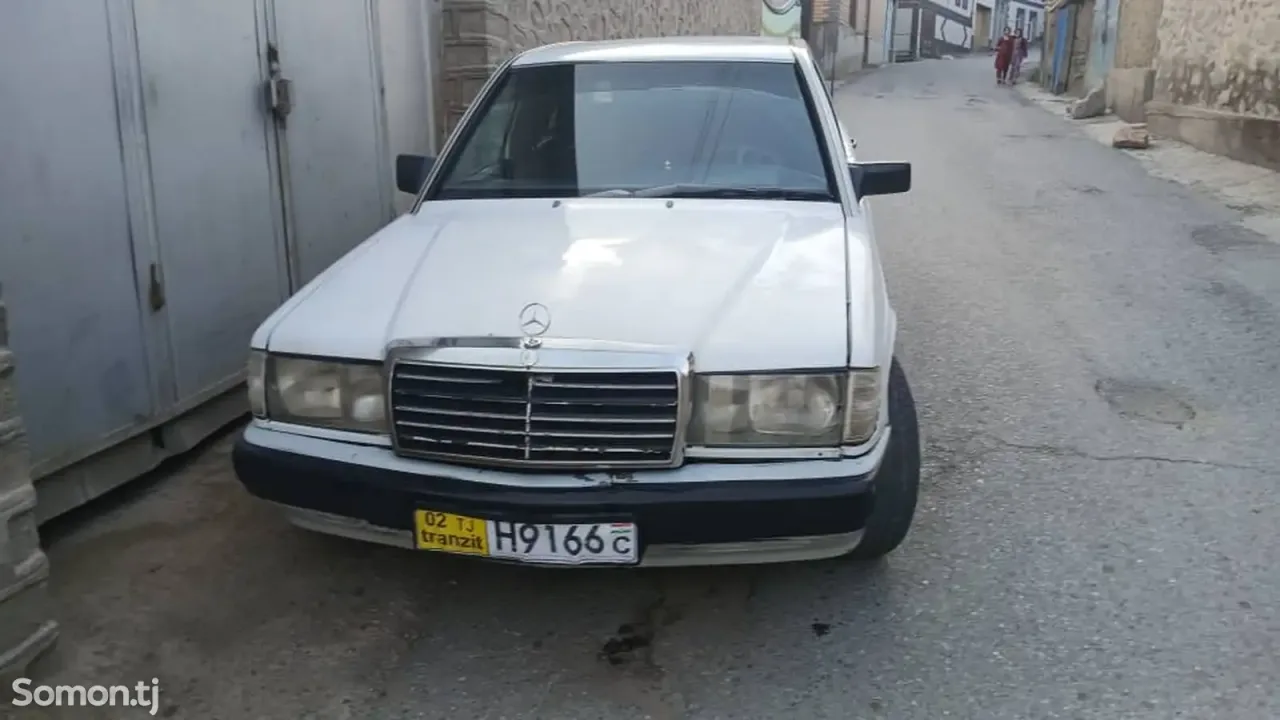 Mercedes-Benz W201 1991 · 2.0 MT