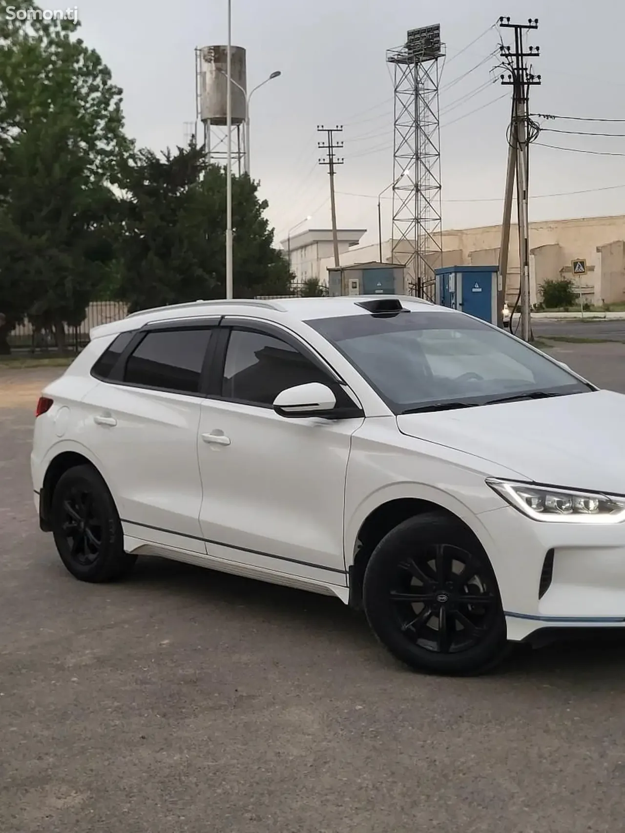 BYD E2 2022 · AT
