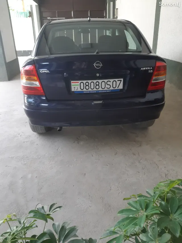 Opel Astra G 1999 · 1.6 MT