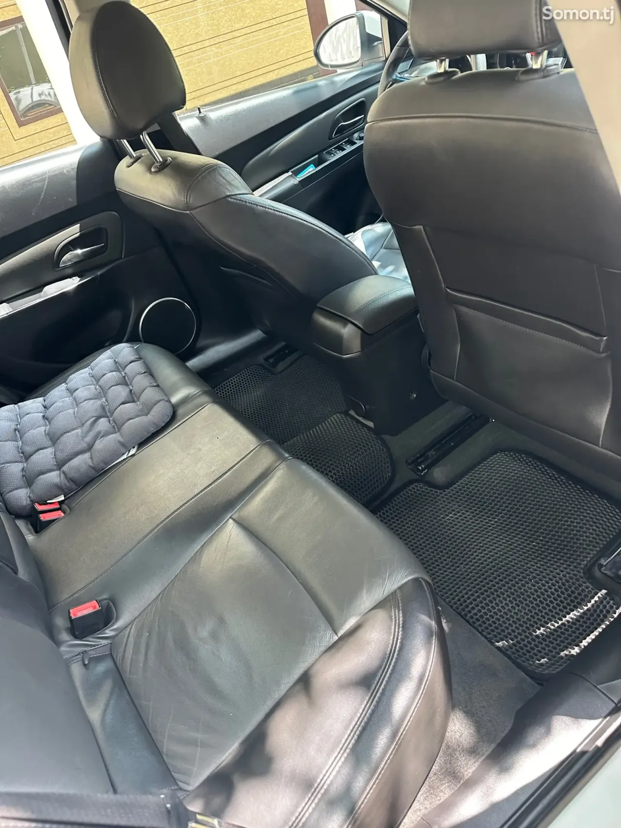 Chevrolet Cruze 2011 · 1.8 AT