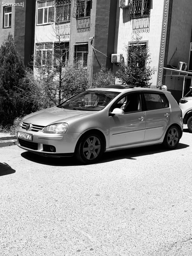 Volkswagen Golf 2010 · 2.0 AT