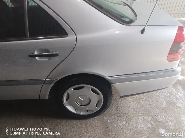 Mercedes-Benz C class 1995 · 1.8 MT